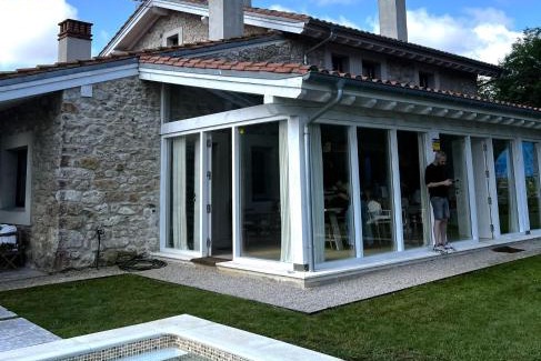 Lamadrid Casa | Wishome - Cuadra rehabilitada, piscina climatizada, Comillas