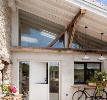 Lamadrid Casa | Wishome - Cuadra rehabilitada, piscina climatizada, Comillas