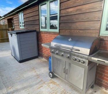 Evesham Casa | Wisteria Barn hot tub holidays in the Cotswolds