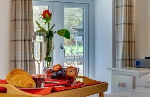 Ysbyty Ystwyth Casa | Wisteria Cottage - Bwthyn yr Ardd