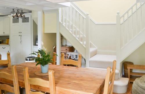 Netherton Casa | Wisteria Cottage