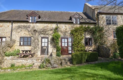 Axminster Casa | Wisteria Cottage