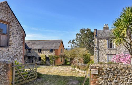 Axminster Casa | Wisteria Cottage
