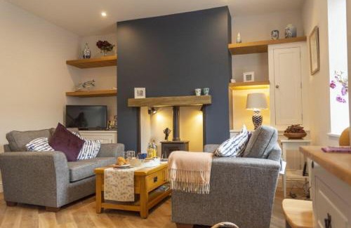 Warkworth Casa | Wisteria Cottage