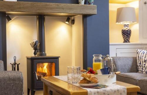 Warkworth Casa | Wisteria Cottage