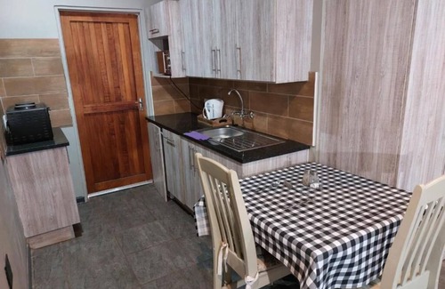 Tsantsabane Casa | Wisteria Lane Guesthouse