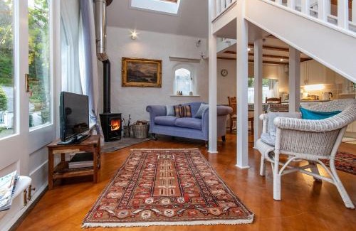 Fishguard Casa | Wisteria Lodge - Cottage