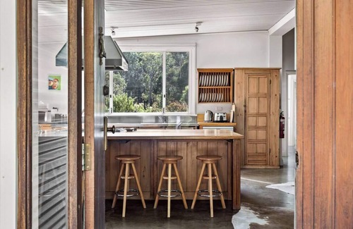 Wilyabrup Casa | Wisteria Vines Estate—Rustic Elegance by the Coast