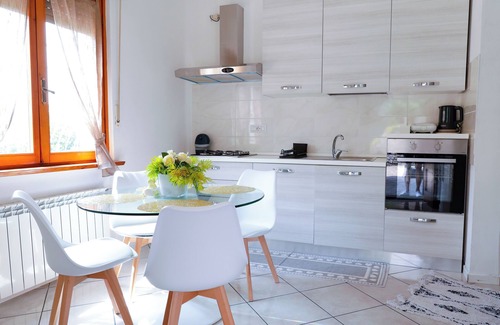 Albate Apartamento | Wisteriaroom Appartamento in Villa 10 Min. da Como