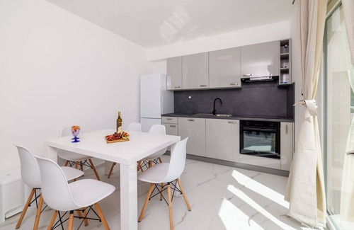 Kras Apartamento | Con piscina de 28m2 no lejos de la bahía de barro curativo