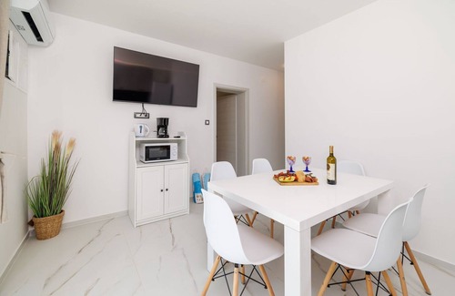 Kras Apartamento | Con piscina de 28m2 no lejos de la bahía de barro curativo