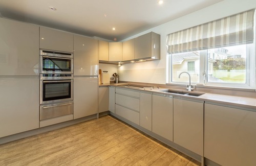 Portreath Casa | Con vistas panorámicas al mar, esta propiedad disfruta de una excelente posición en la ladera.
