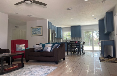 Warm Mineral Springs Casa | Within walking distance to world renown Warm Mineral Spring Lake in FL.