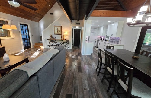 Dunnellon Cabina | Withlacoochee Riverside Retreat near Rainbow & Crystal Rivers sleeps 16 5br 4ba