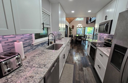 Dunnellon Cabina | Withlacoochee Riverside Retreat near Rainbow & Crystal Rivers sleeps 16 5br 4ba