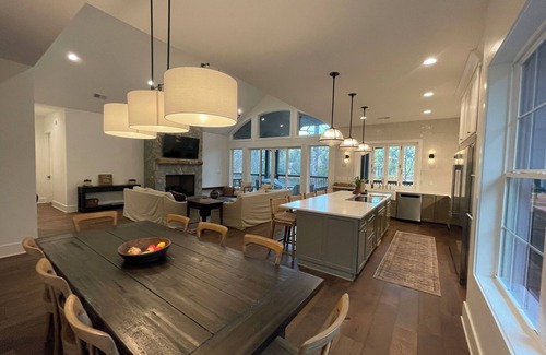 The Arbor Casa | Wkd Escape, Stunning!! New, custom home on Lake James, offering early check-in!