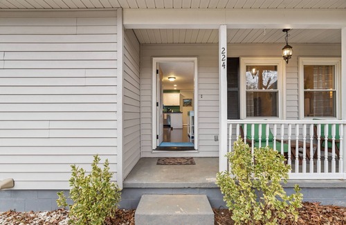 Zirconia Cabaña | WNC oasis w/ unique outdoor patio. Close to trails, waterfalls, more