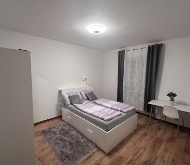 Petershausen-West Apartamento | Wohnen am Wasser - Privatzimmer - Sharing Apartment