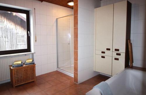 Albaching Apartamento | Wohnen und Kunst in Albaching