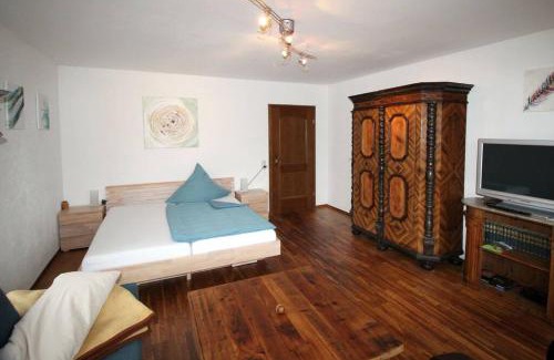 Albaching Apartamento | Wohnen und Kunst in Albaching