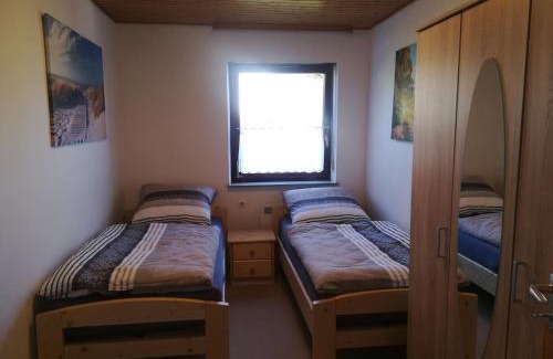 Hahnbach Casa | Wohnung-Haus für Arbeiter und Monteure bis 11 Personen Amberg