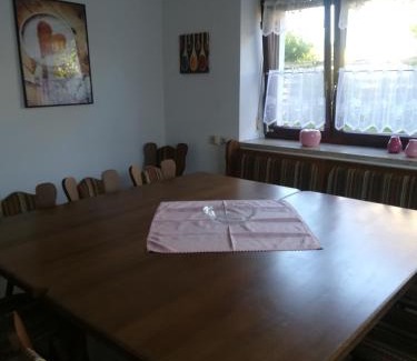 Hahnbach Casa | Wohnung-Haus für Arbeiter und Monteure bis 11 Personen Amberg