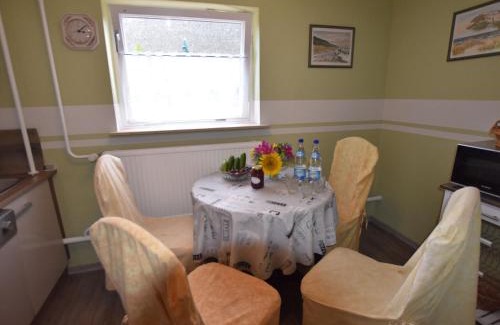 Alt Bukow Apartamento | Wohnung in Alt Bukow mit Garten