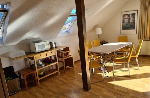 Frankenau Apartamento | Vivienda en un edificio de oficinas