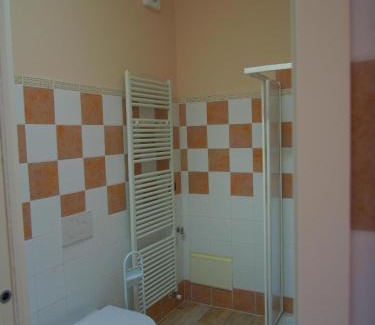 Verduno Apartamento | Wohnung in Verduno mit Garten