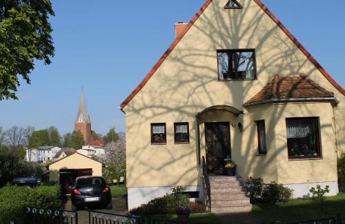 Neubukow Apartamento | Wohnung mit großem Garten an der Ostseeküste