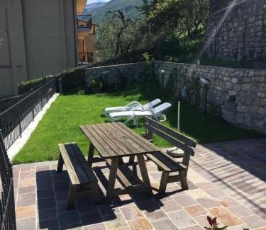 Castelletto Apartamento | Wohnung Nr 2 Im Casa Mary Mit Balkon Und Seeblick