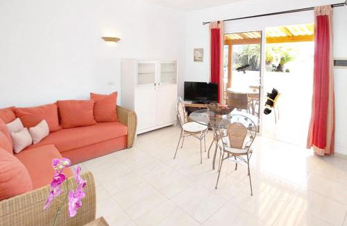 Chio Apartamento | Wohnung Paloma Mit Terrasse Und Gemeinschaftspool