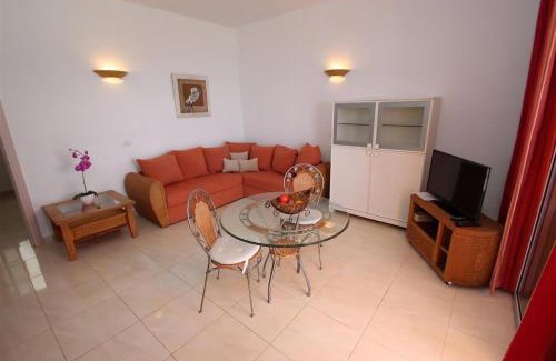 Chio Apartamento | Wohnung Paloma Mit Terrasse Und Gemeinschaftspool