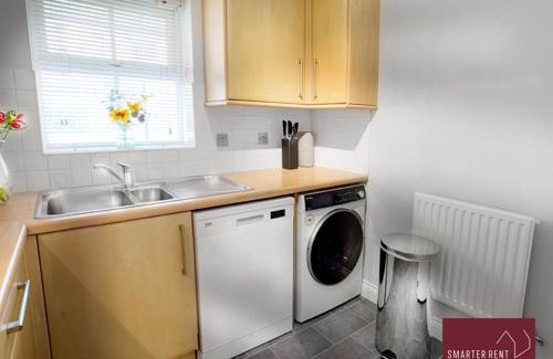 Wokingham Apartamento | Wokingham - 2 Bedroom Ground Floor Flat - With Parking