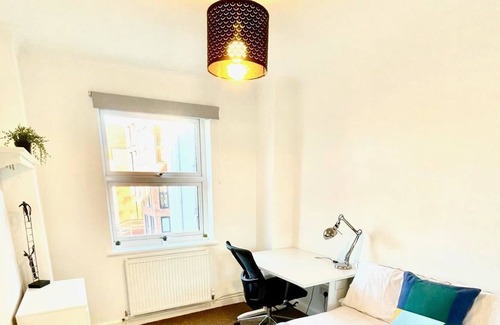 Wokingham Apartamento | Wokingham Stylish and Spacious 3 Bedroom Townhouse 35