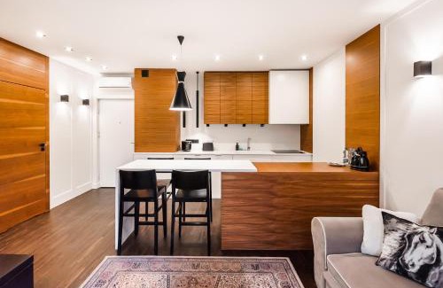Powazki Apartamento | Wola Luxury Wooden Apartment by BookingHost