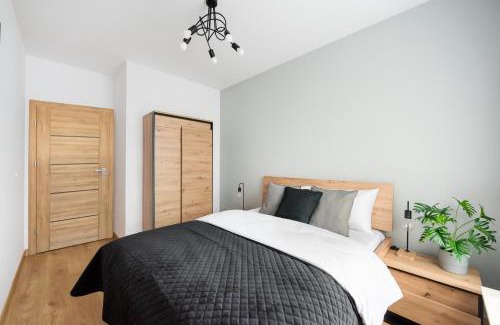 Powazki Apartamento | Wola Skwer Happy Apartment by BookingHost