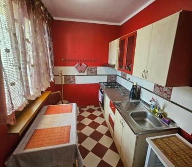 Povazska Bystrica Apartamento | WOLF APARTMAN Luxusné a ubytovanie s plnou výbavou s Bezplatným parkovaním Plochou TV a Optickým Internetom Priamo v Považskej Bystrici Tichá lokalita s Všade blízko Vhodné pre Jednotlivcov Rodiny Pracovné cesty Turistiku aj Oddych Plne vybavená Kuchyňa