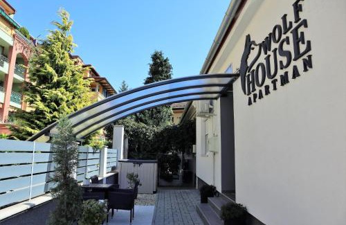 Zalaegerszeg Apartamento | Wolf House Apartman