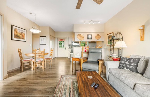 Wolf Laurel Condominio | Wolf Laurel-Hatley Pointe Resorts, Ski, Hike, Pool, Tennis, Dine, Big Deck View