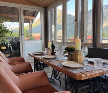 Kiefersfelden Apartamento | wolke 7, Alpenblick mit Eleganz, Kingsizebett, Kamin, Terrasse mit Grill, Garten