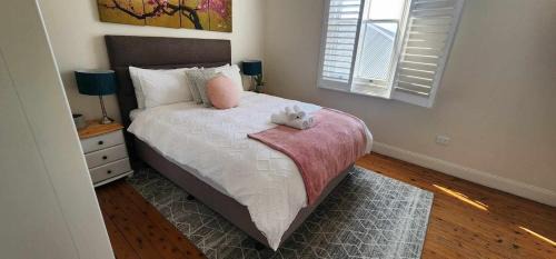 Wollongong CBD Casa | Wollongong CBD home with parking, Wi-Fi, AC near to hospital, train & stadium