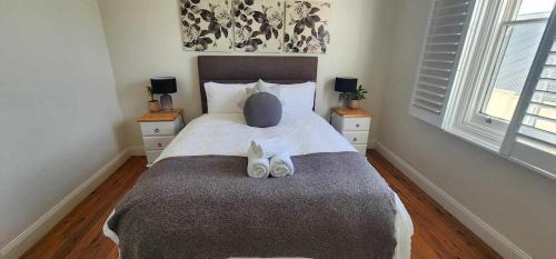 Wollongong CBD Casa | Wollongong CBD home with parking, Wi-Fi, AC near to hospital, train & stadium