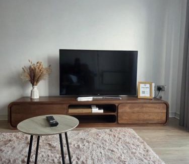 Wolverhampton Apartamento | Wolverhampton Apartment with Free Parking 1 minute from the train station