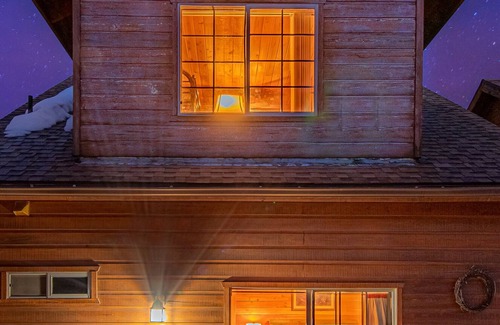 Christopher Creek Cabina | Wolves Den Cabin,WIFI, game room - Backs Tonto Forest, stocked kitchen, heat AC