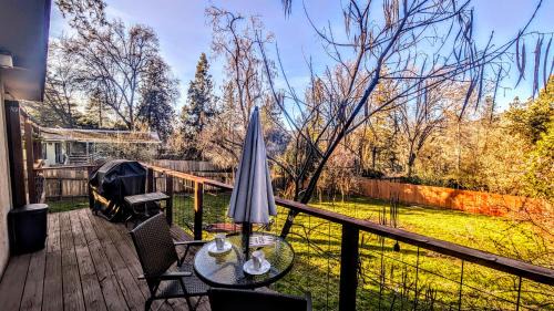 Oakhurst Casa | Wona's 2 bedrooms full kitchen