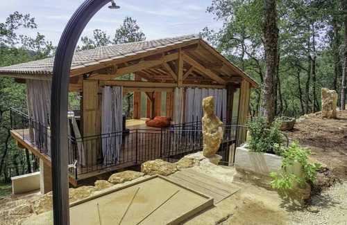 Blanquefort-sur-Briolance Casa | Casa de vacaciones con WIFI, TV, terraza, mascotas permitida, vista panorámica, aparcamiento