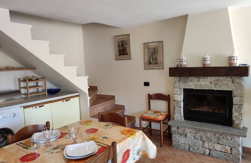 San Nazzaro Val Cavargna Casa | Maravillosa casa de vacaciones privada para 4 personas con TV, terraza y mascotas permitida