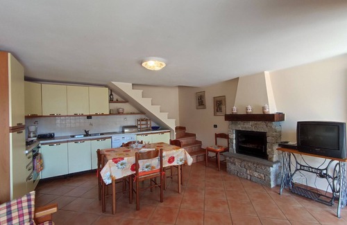 San Nazzaro Val Cavargna Casa | Maravillosa casa de vacaciones privada para 4 personas con TV, terraza y mascotas permitida