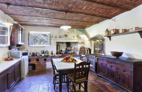 Lucca Villa | Preciosa casa de vacaciones con WIFI, piscina privada, A/C, TV y aparcamiento, cerca de Lucca